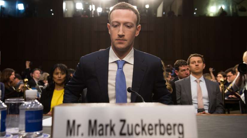 Crisis en Facebook: Renuncia el director de negocios de WhatsApp y Zuckerberg se queda sin aliados