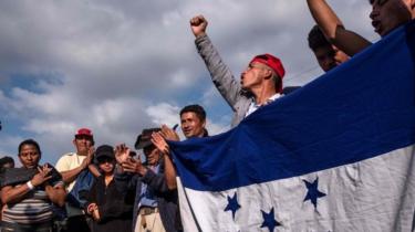 Caravana de migrantes en Tijuana: la polémica petición de un grupo de centroamericanos que quiere US$50.000 para volver a su país