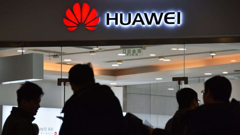 El nuevo escándalo por espionaje que sacude a Huawei tras la detención de uno de sus directivos chinos en Polonia