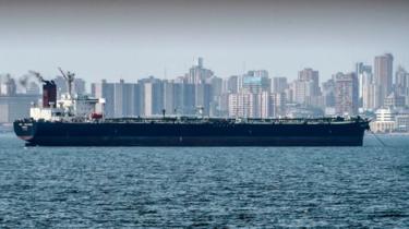 Crisis en Venezuela: EE.UU. anuncia sanciones a 35 cargueros usados para transportar a Cuba petróleo del país sudamericano