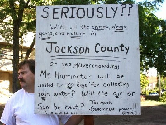Un hombre va a la cárcel en EEUU por recoger agua de lluvia. Y no, no es broma!
