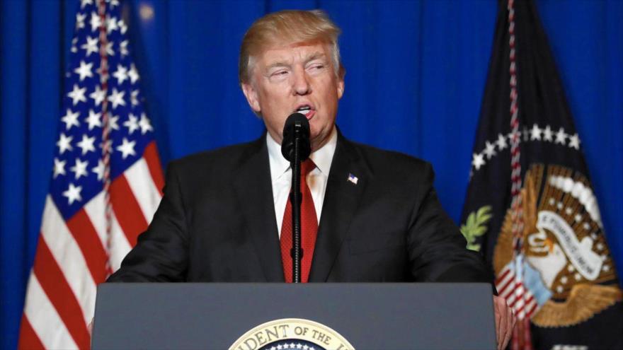 Atemorizado por una venganza, Trump dice no querer guerra con Irán.