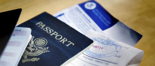 8. Lleva contigo tus documentos personales.